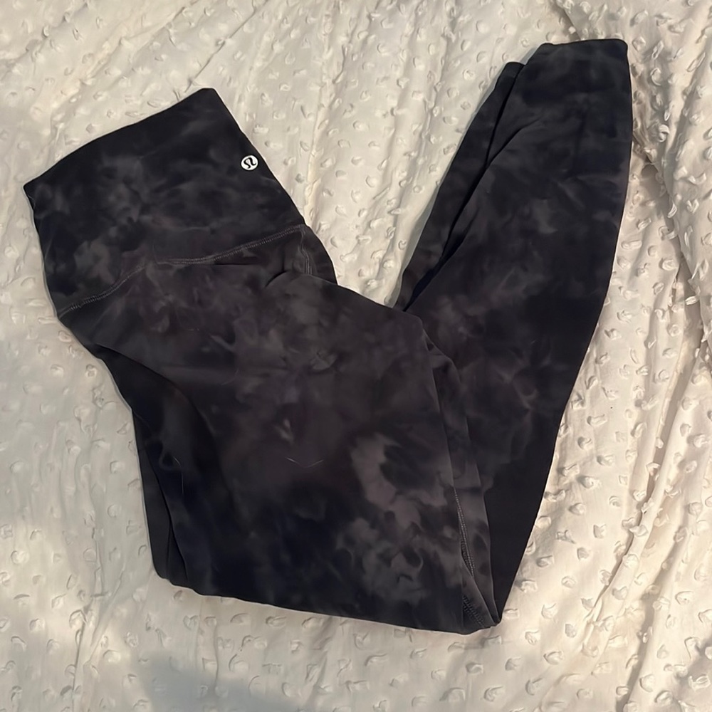 Super cute LULUleomon full length leggings!